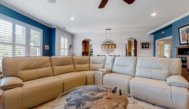 Bayside Resort condo near the beach with shared pools & fast WiFi - dog-friendly