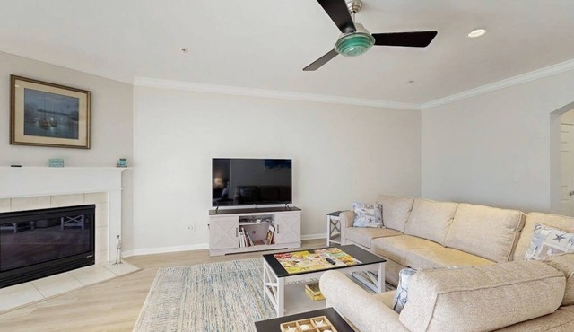 Bayside Resort condo with pools, athletic courts, on-site golf, & shuttle access