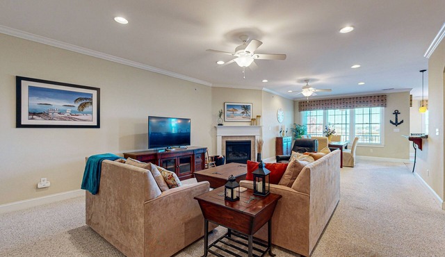Bayside Resort dog-friendly condo with golf, pools, gyms, hot tubs, tennis, AC