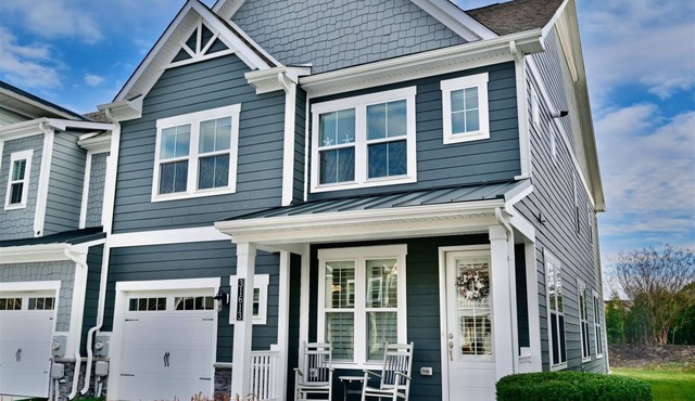 Bayside Resort: Great Location Walk to The Pool: Beautiful 3 Bedroom 2.5 Baths