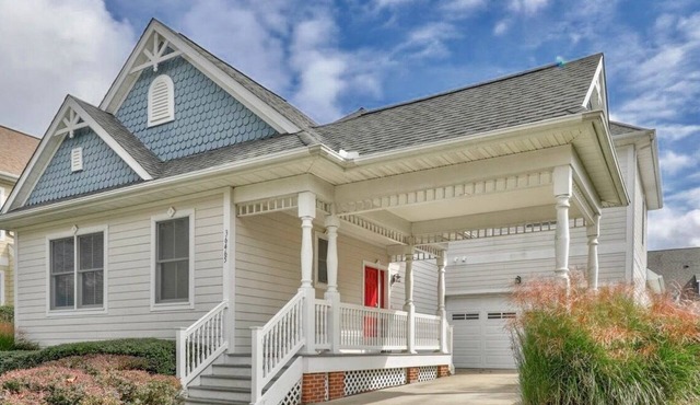 Bayside Resort * New Listing * 5BR home w 2 Master (primary) Suites and 3.5