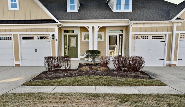 Bayside Resort: New Listing: Beautiful 4 Bedroom 3.5 Baths, 2 Suite Twin-House -
