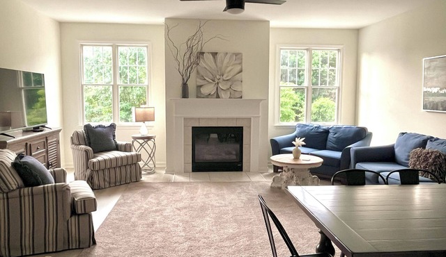 Bayside Resort renovated 4 bed, 3.5 bath, across from Sun Ridge pool! Sleeps 10