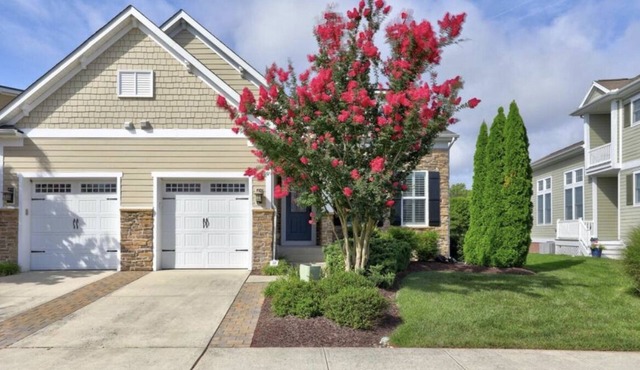 Bayside Resort! Spacious Townhome-Sleeps 13-Pools, Beach, Bikes, Pond, Golf!