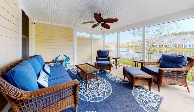 Bayside Resort townhouse with hot tub/pool access, AC - close to beach