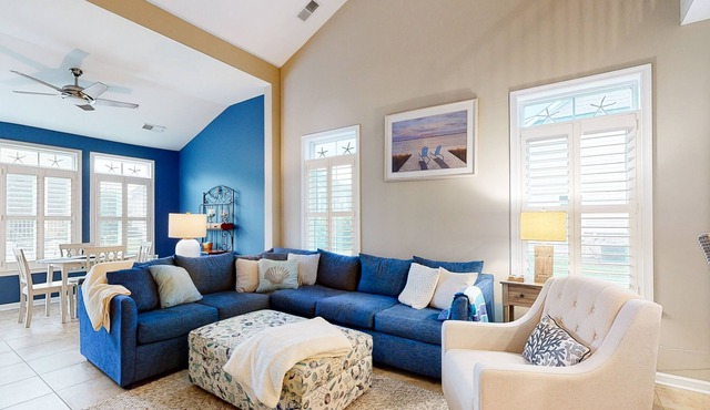 Bayside Resort townhouse with hot tub, pools, golf, game room, gym - dogs OK