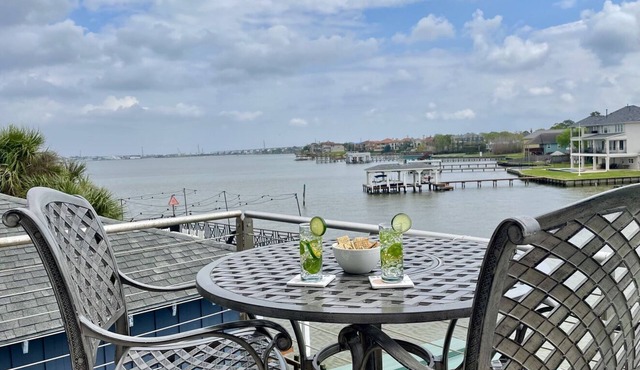 Bayside Retreat! Bring your boat, private boat ramp at this fabulous bayfront home!