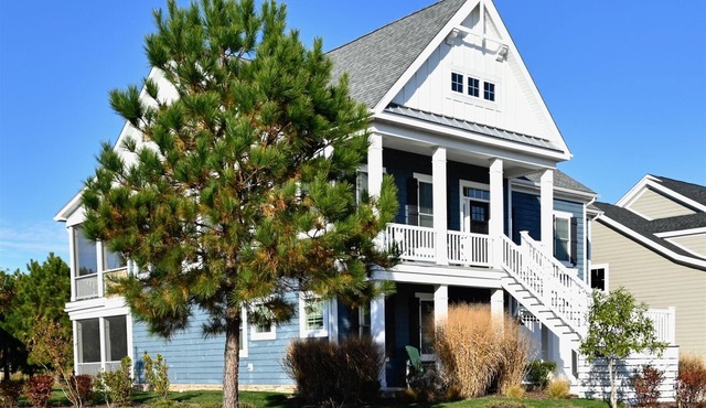 Bayside * Spacious 4BR 4.5 Bath Luxury House