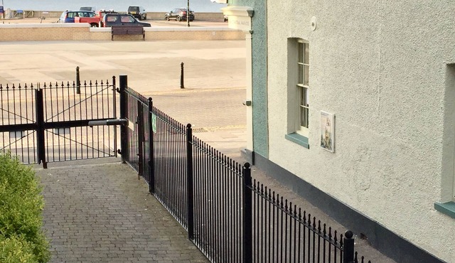 BAYVIEW 5 2 Bedroom Modern Seafront Apartment Newly Refurbished HERNE BAY