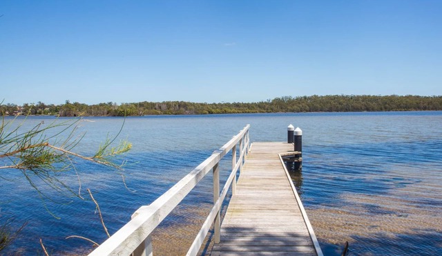 Bayview - Absolute Waterfront with Jetty - 5 Mins to Hyams Beach