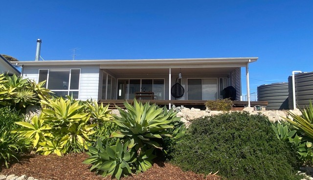 Bayview Bliss - Beautiful sea views! close to playground and beach!