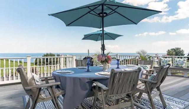 Bayview Cottage 2 BR +Off./Priv Beach/Hot Tub/Deck