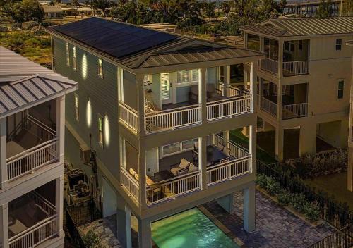 Bayview Pointe - Luxury home with heated pool! Near Anna Maria isle!