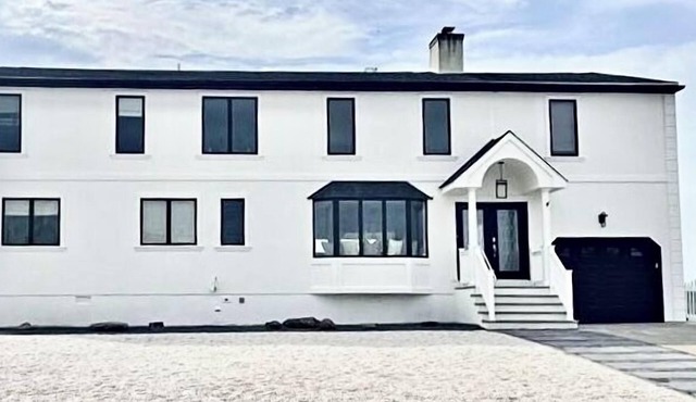 Bayview Sands - Modern, Pet Friendly, 6 BR/3BA on the Water!