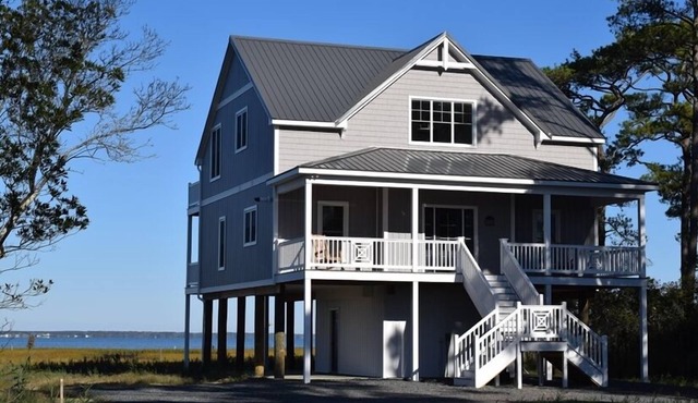 Bayview- Waterfront Home with Hot Tub, Fire Pit & Pier
