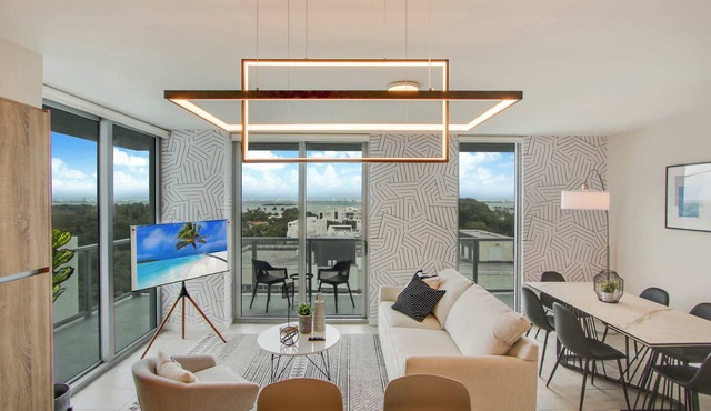 Bayviews 2 Bdrm Miami Design Apt!