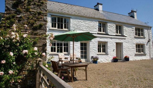 Bayvil, Newport - Four Bedroom Cottage, Sleeps 8