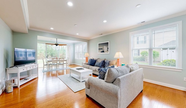 Bayville Shores townhome with a modern interior, AC, & W/D - pool access