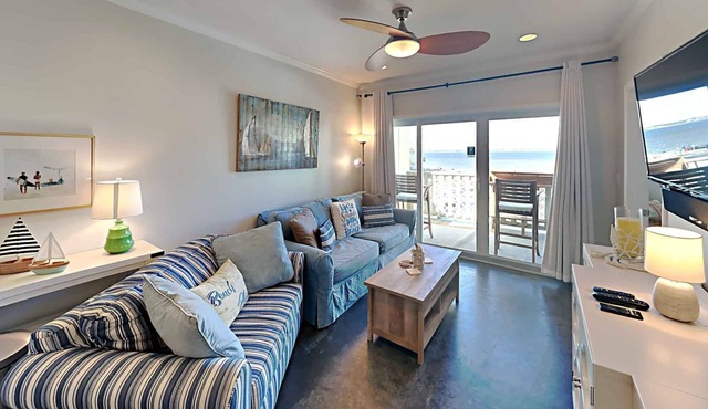 Baywatch H4 | Pier, Fire Pit, Pool, and More!