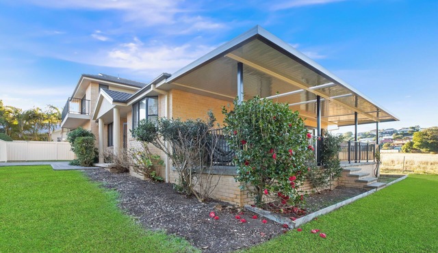 Baywood Breeze - 4 Bedroom Holiday House - Black Head/Forster