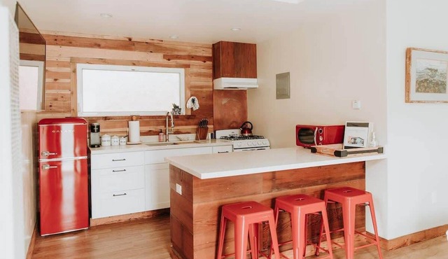 Baywood Cottage #5 | Walk to Bay | Dog Friendly