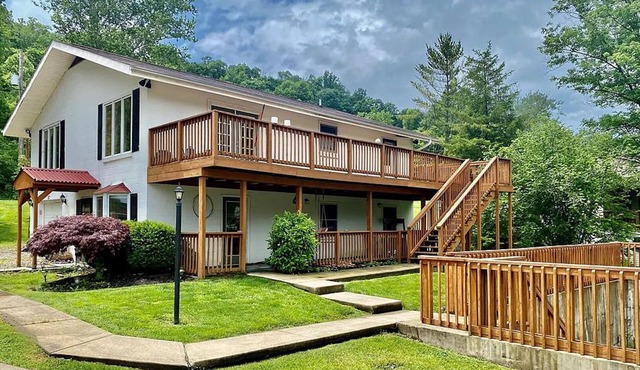 Baywood on the Lake- 3BR water front lake house located on Lake White.