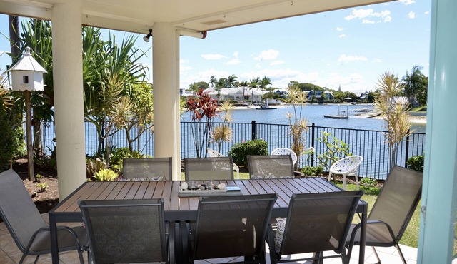 Bayz Maroochy Waters. Stunning Sunshine Coast property with kayaks.Pet Friendly!
