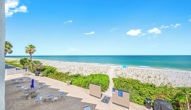 🍹BBC #212 - Step Into Gulf Coast Heaven! Heated Pool! Gulf Front!