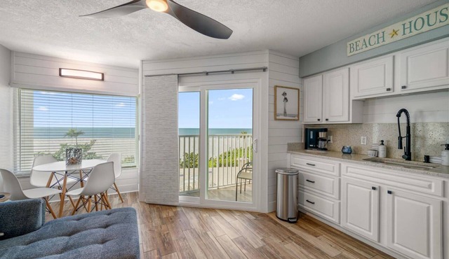BBC111 Renovated Beachfront Condo W/Pool