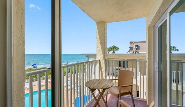 BBC216 - 🌊 Gulf-Front Condo w/Balcony | Beach Access | Pool | Sleeps 6 🌴