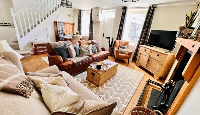 BBQ Hut | Log Burner | Valley Views