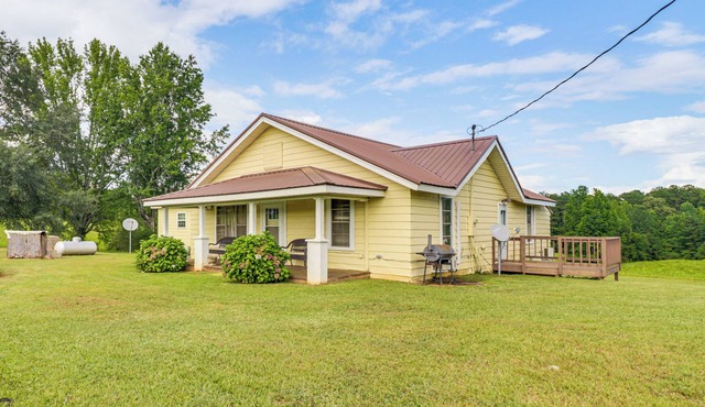 BBQ Ready: Delta Country Home on 30 Acres