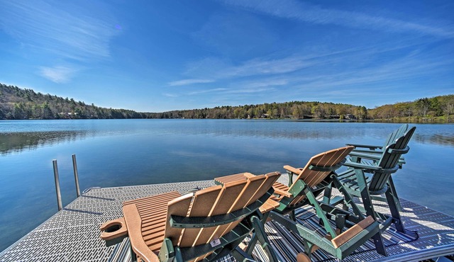 BBQ Ready: Lakeside Milford Home w/Paddleboat