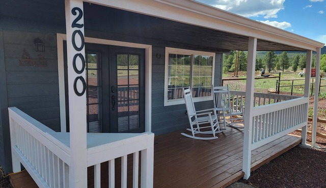 BBZ Bunkhouse - Cozy and Close to Town; Yet Secluded In The Great Outdoors!