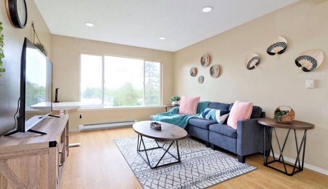 BD37 1b1b Apt Unit 1 @S Seattle close to airport