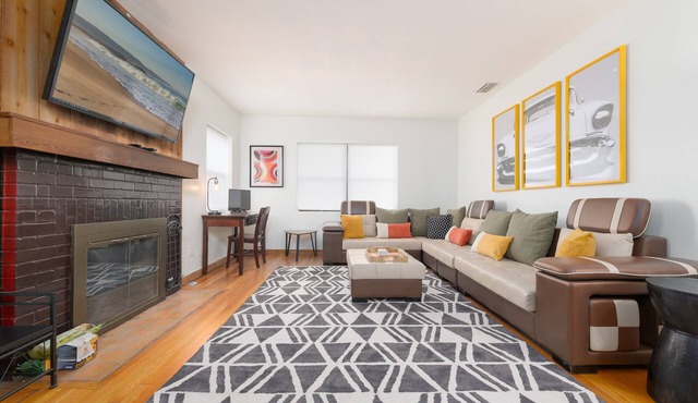 Be A Nomad/Cozy 3BR w/Big Yard & Parking