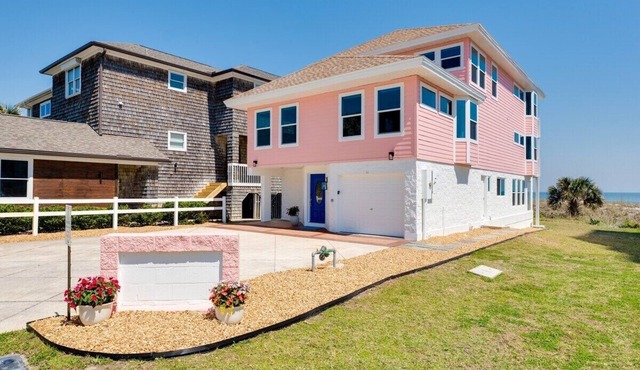 Be a Nomad / Stunning Oceanfront 7-bedroom Home