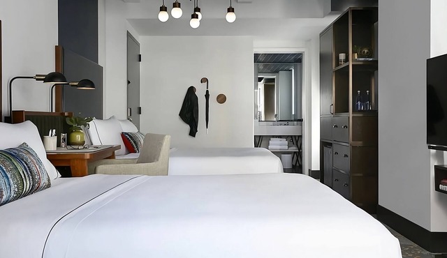 Be Close To The Excitement! 4 Family-friendly Units, Near Rockefeller Center!