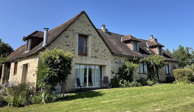 Beautiful, tranquil, tasteful, property suits large family group.