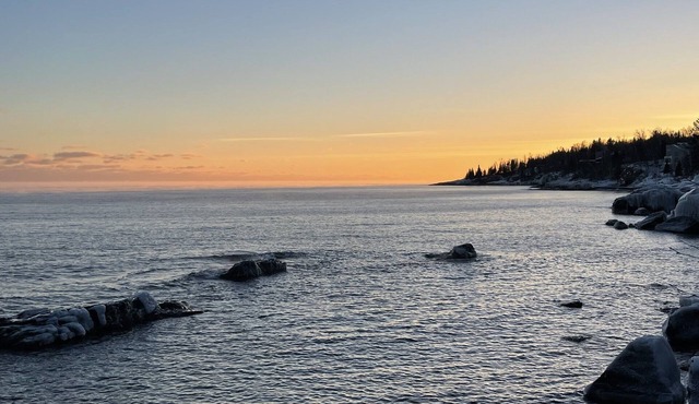 Be mesmerized by exceptional views of Lake Superior. Perched above the water!