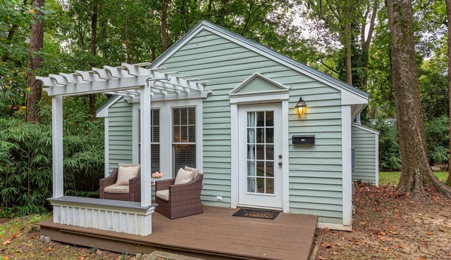 Be Our Guest at The Cottage, Walkable to UNC & downtown Chapel Hill