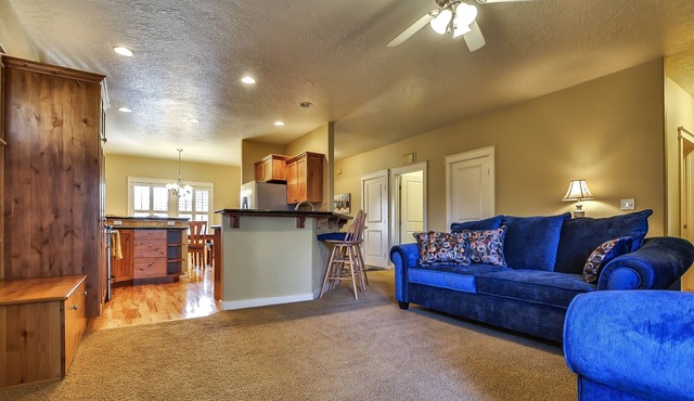 Be our Guest- Close to everything! Boise- Meridian - Eagle - I-84 w/pool