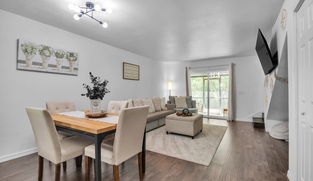 Be Our Guest - Cozy Townhome Near Downtown Ocala 2 Bedroom Townhouse