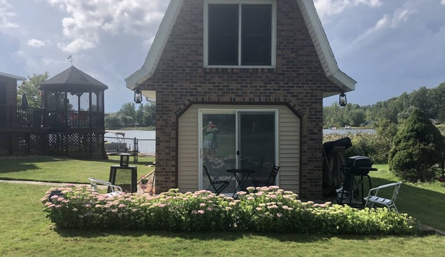 Be Our Guest-House on Lewis Lake