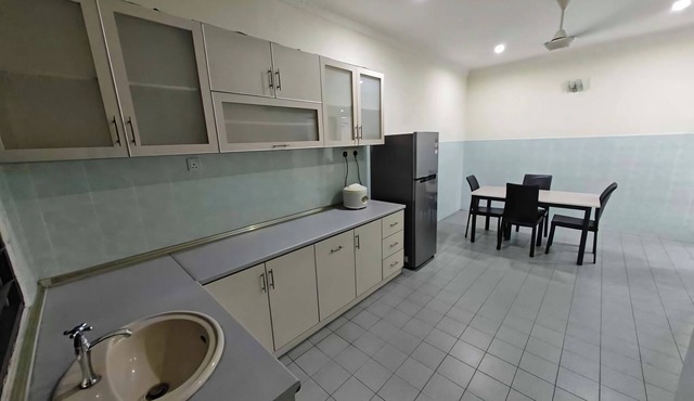 Be Stay Ipoh with parking - 14pax, 5Rooms