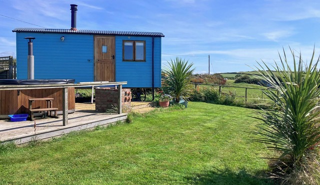 Bea's Shepherds Hut - UK51295