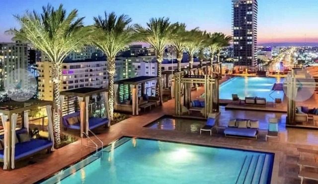 Beacfront Oceanview Luxurious 1/1 in Hollywood near Aventura Mall and Horsetrack