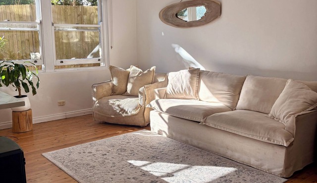 Beach 2-bedroom apartment in Freshwater 200m from the beach