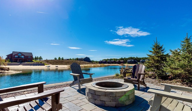 Beach,28 Miles to Dells, Fire Pit & Game Room