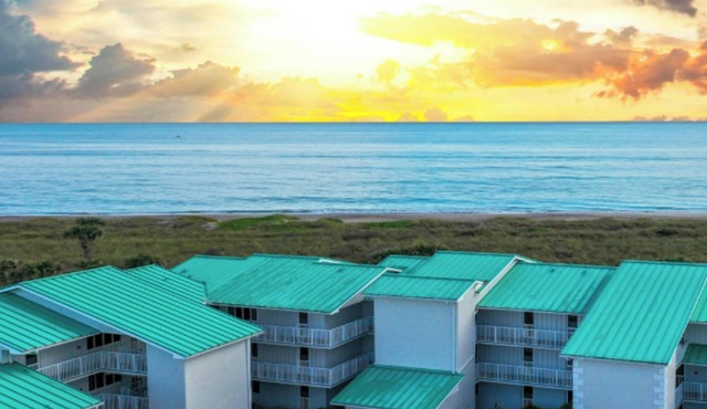 Beach,4Pools,Tennis,PickleBall,FitnessCtr,Bocce,Restaurant&Tiki,Golf,RecDept.